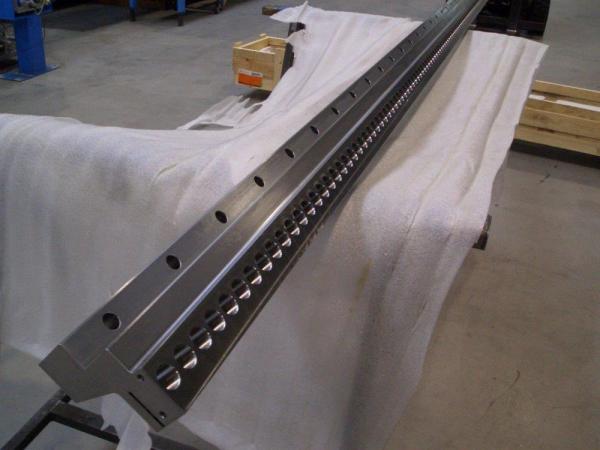 Lineale in 42CrMo4 - settore macchine per plastica